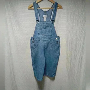 Vintage Moda Intl. The London Jean Overalls  shorts. Ladies size M